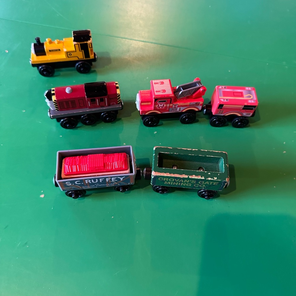 Thomas The Train Wooden Railway MAX Truck 2003 And SC Ruffey Dynamite Crovan’s
